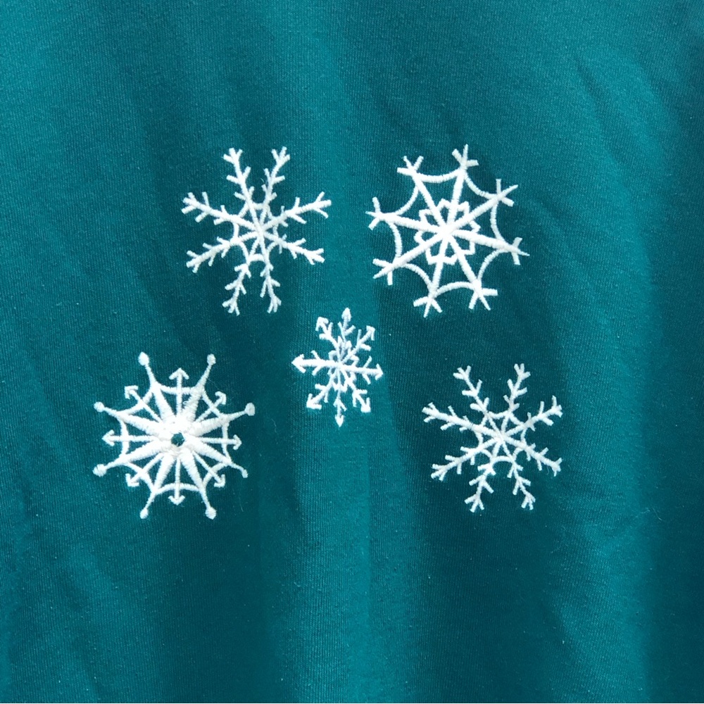 Kelly’s Kids Hunter Green Snowflake Sweatshirt size 10-12 - Picture 5 of 6